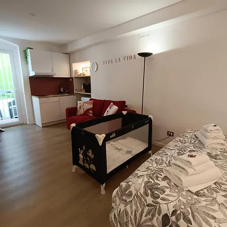 Viva La Vida Hospitality - *