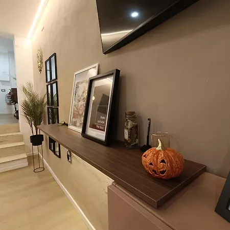 Viva La Vida Hospitality - *