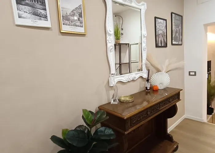 Viva La Vida Hospitality - *